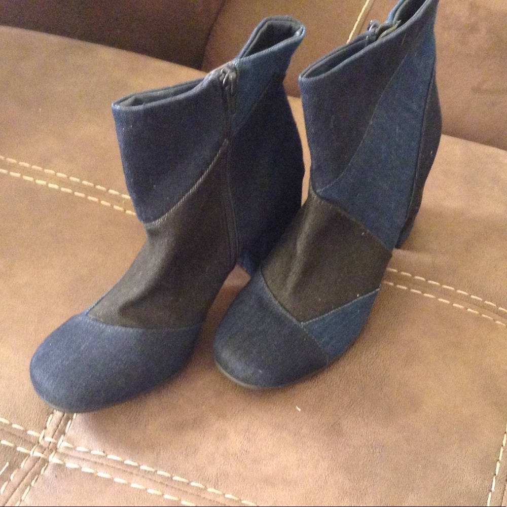 Cute denim ankle boots.